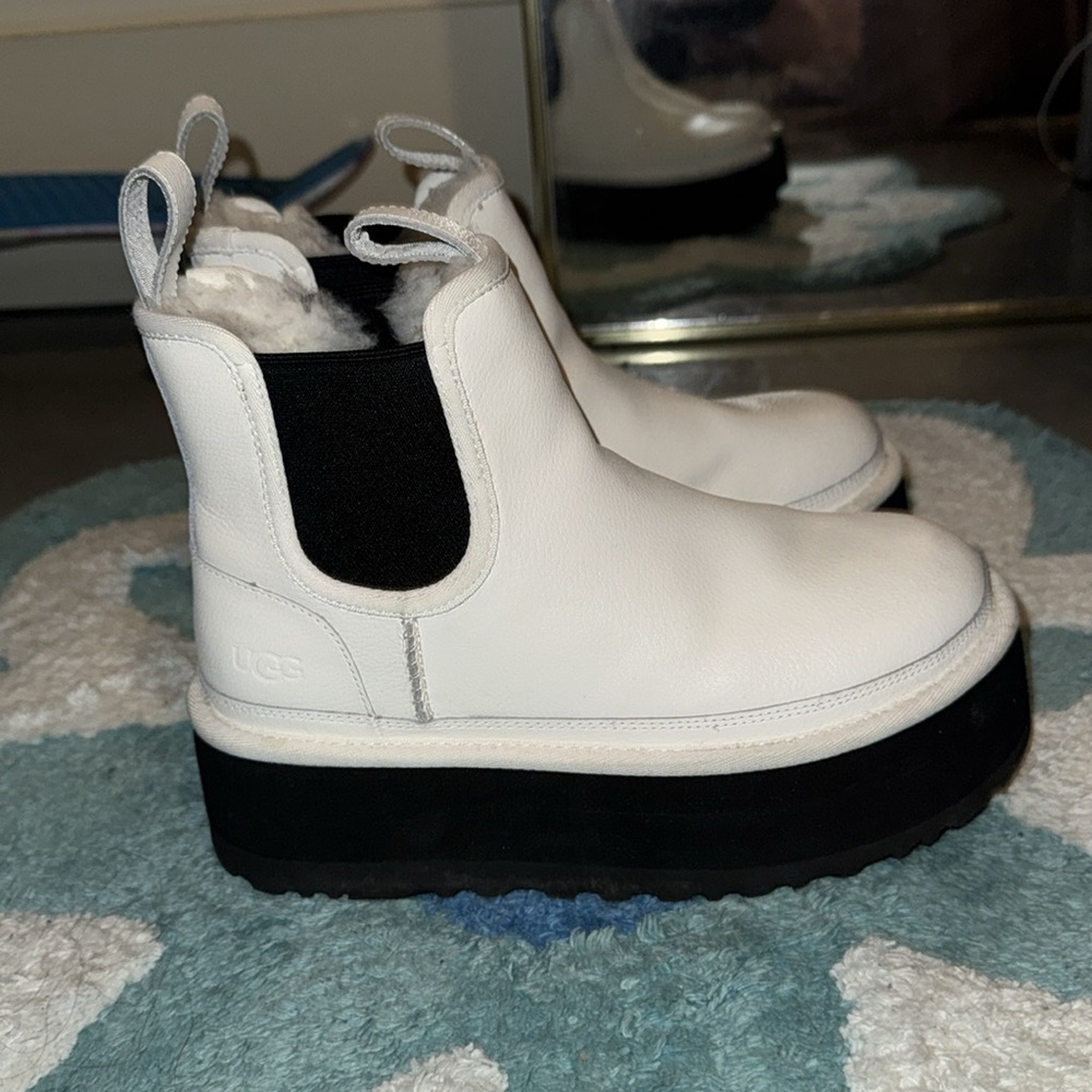 used white leather ugg sherpa lined rain boots size 6